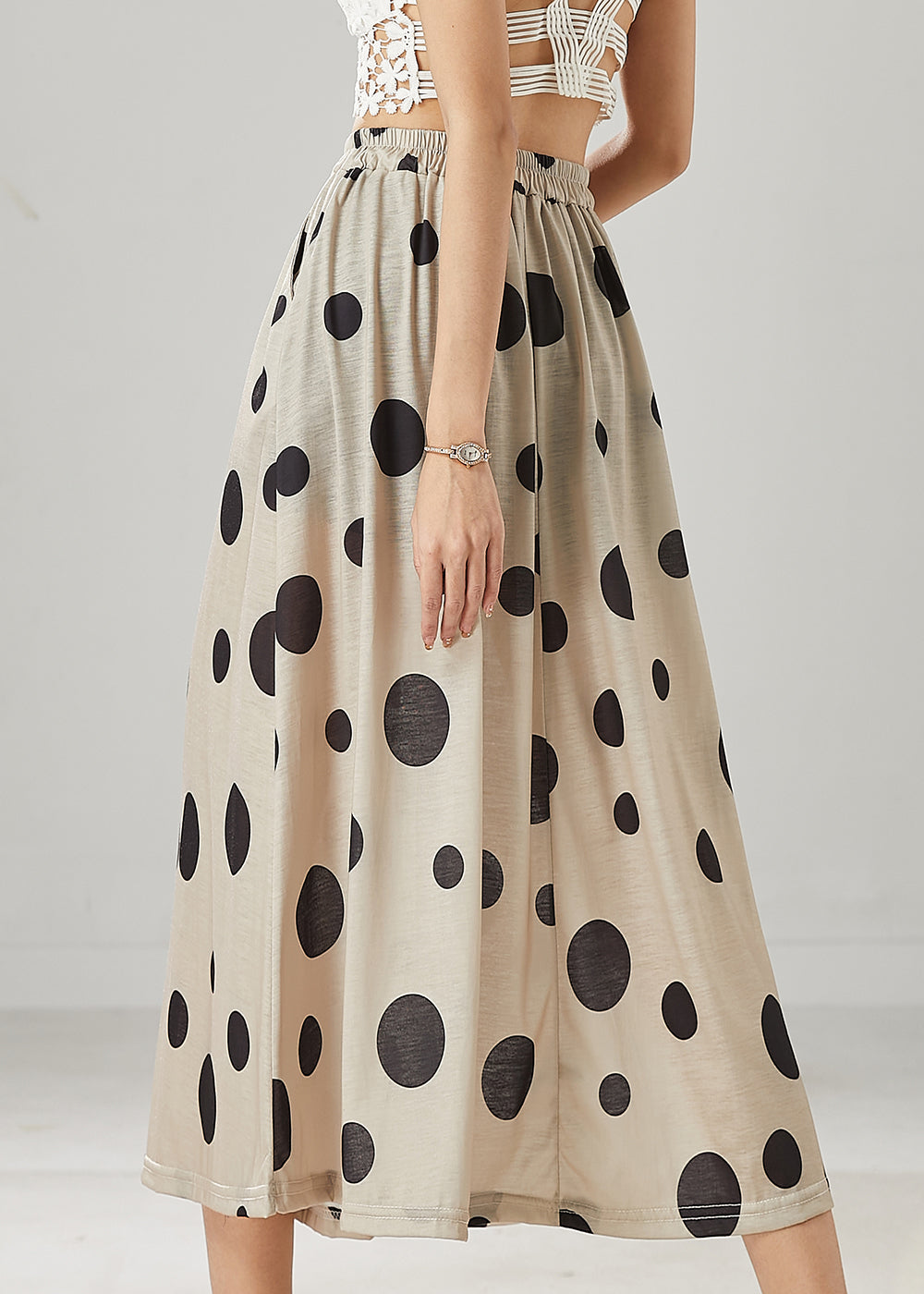 Sophisticated Garment with a Clean Classic Look