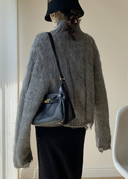 Effortlessly Elegant Sweater with a Timeless Design