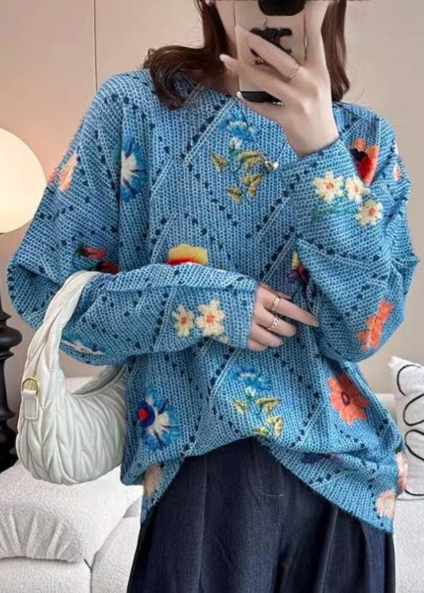 Well Tailored Sweater with a Graceful Silhouette
