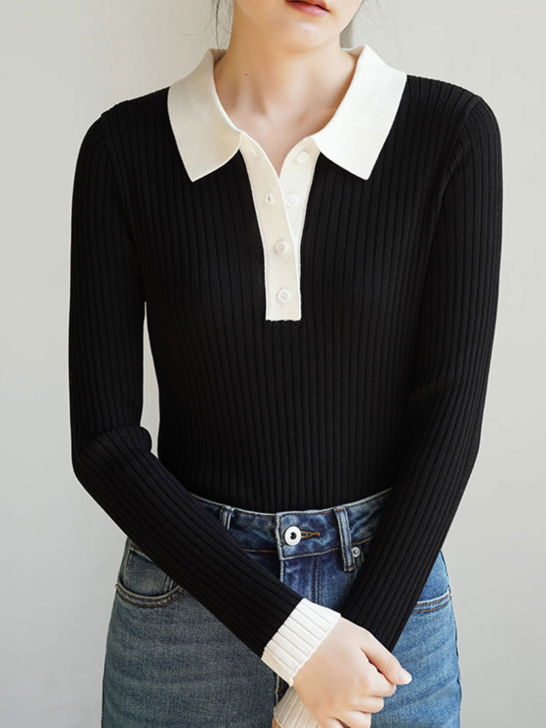 Effortlessly Elegant Sweater with a Timeless Design