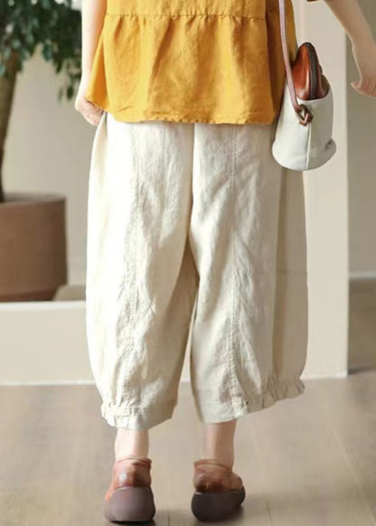 Effortlessly Elegant Pants with a Timeless Design