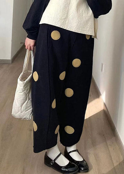 Effortlessly Elegant Pants with a Timeless Design