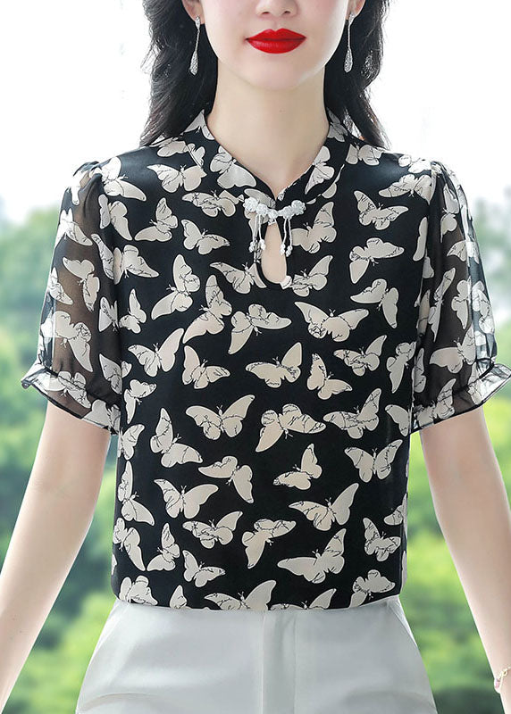 Classic Vintage Shirt with a Flattering Fit