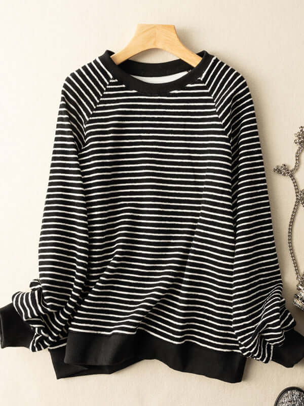 Effortlessly Elegant Pullover with a Timeless Design