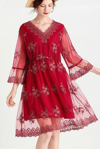 Effortlessly Elegant Dress with a Timeless Design
