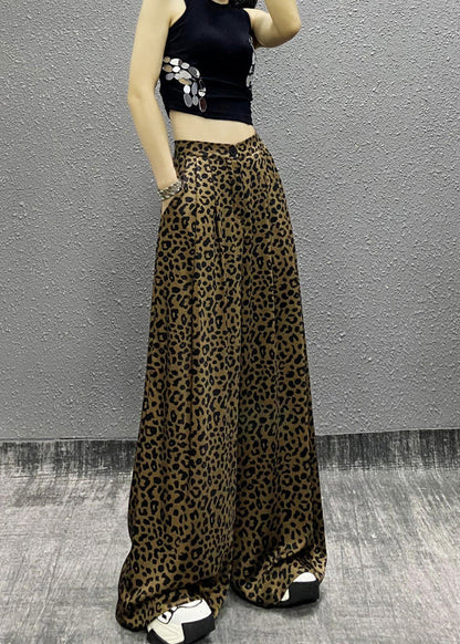 A Vintage Style Pants with Delicate Timeless Details