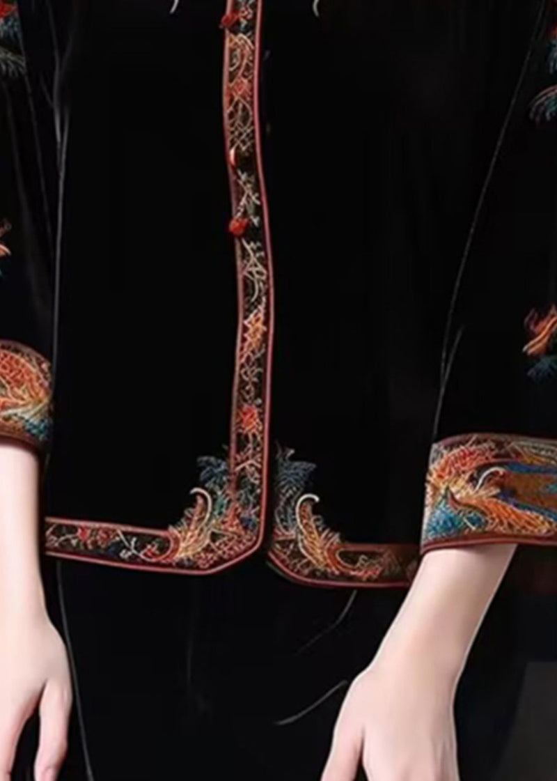 Well Tailored Top with a Graceful Silhouette