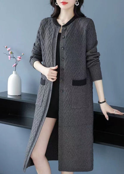 Well Tailored Coat with a Graceful Silhouette
