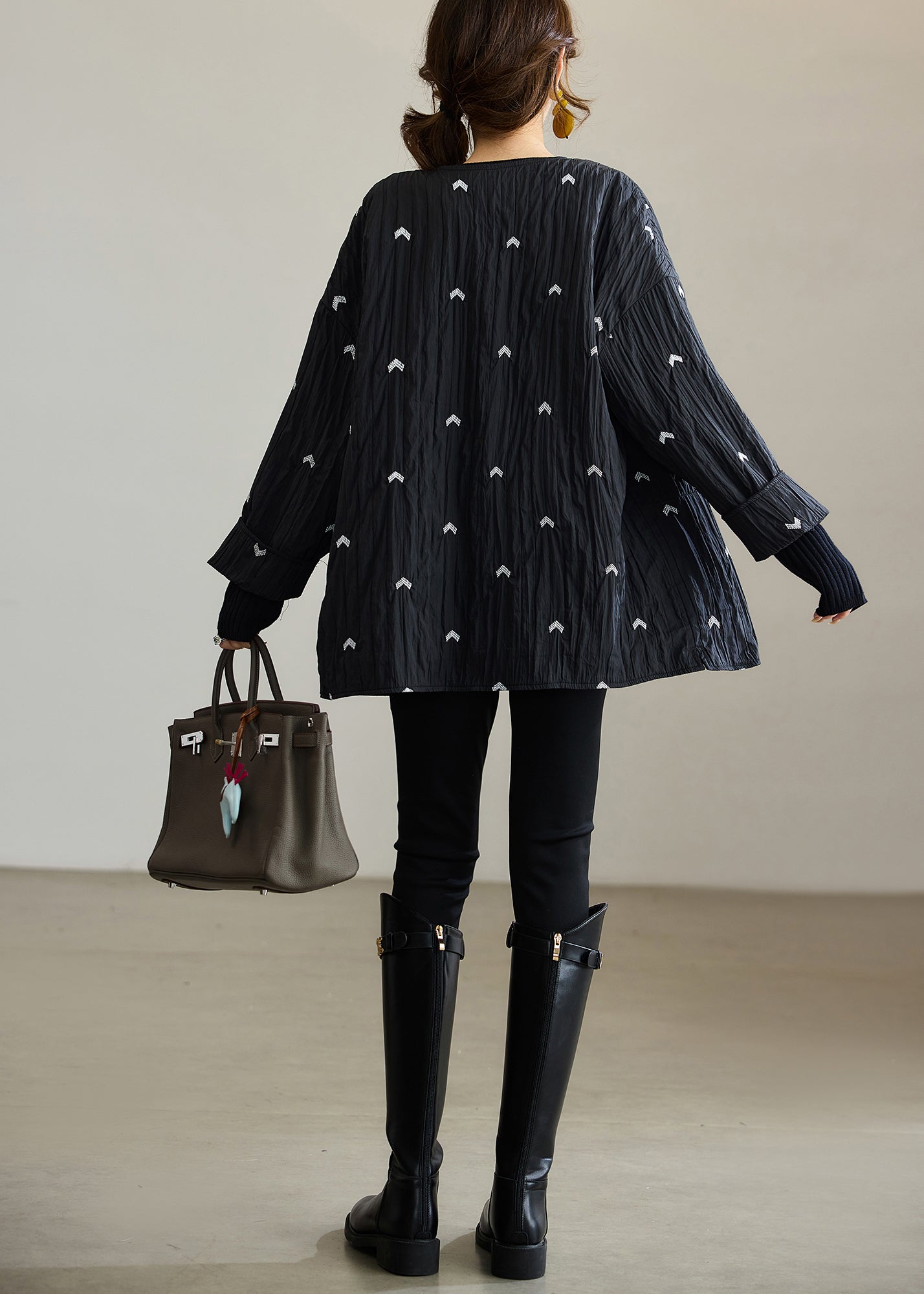 Well Tailored Coat with a Graceful Silhouette