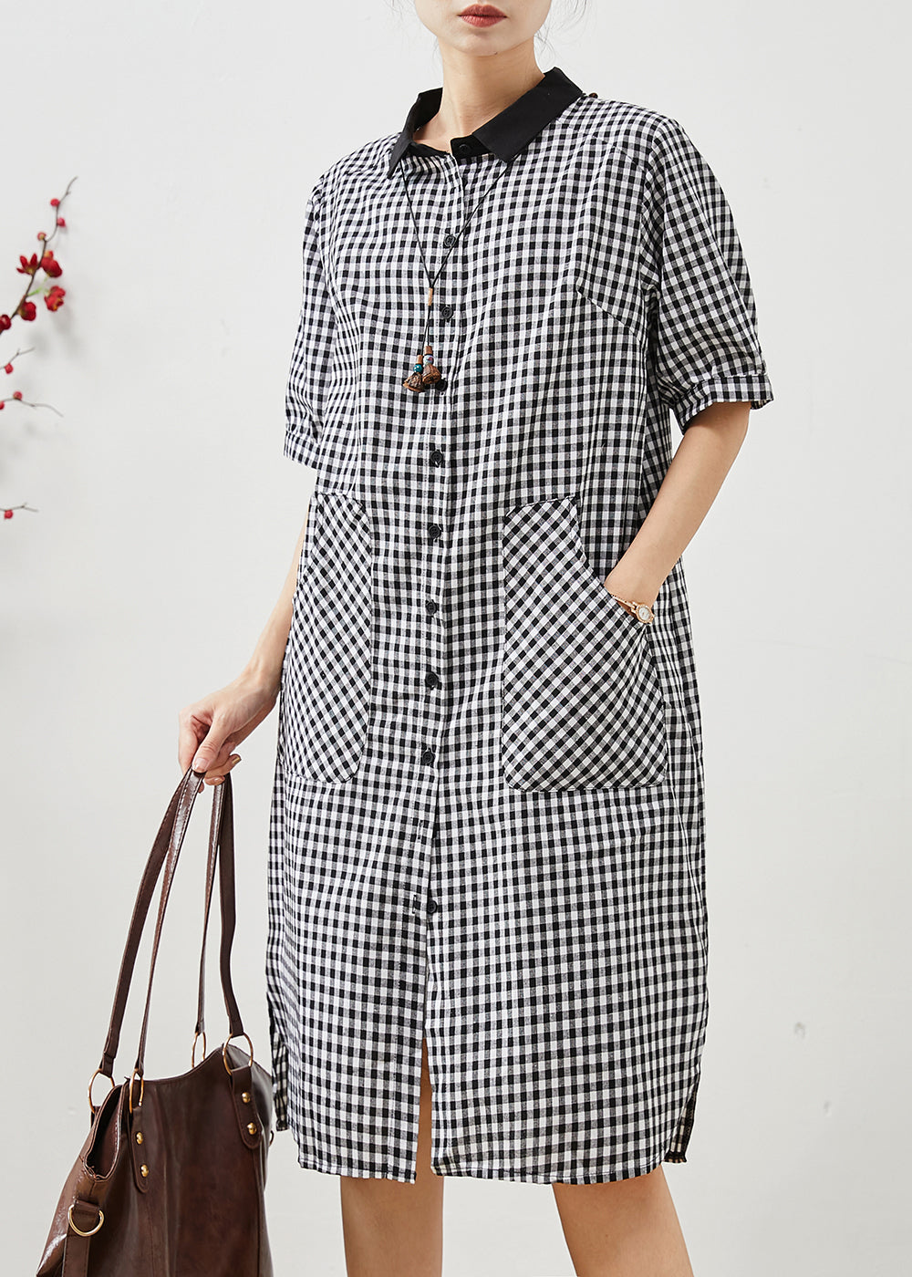 Beautifully Finished Dress in a Timeless Design