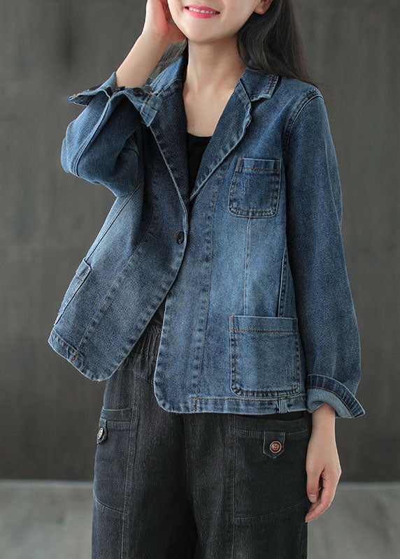 Effortlessly Elegant Coat with a Timeless Design