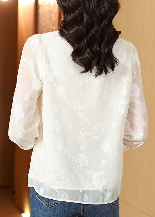 Classic Vintage Blouse with a Flattering Fit