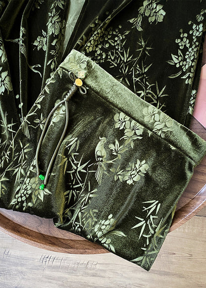 Gracefully Styled Garment for Any Occasion