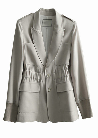 Well Tailored Coat with a Graceful Silhouette