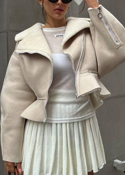 Beautifully Finished Coat in a Timeless Design