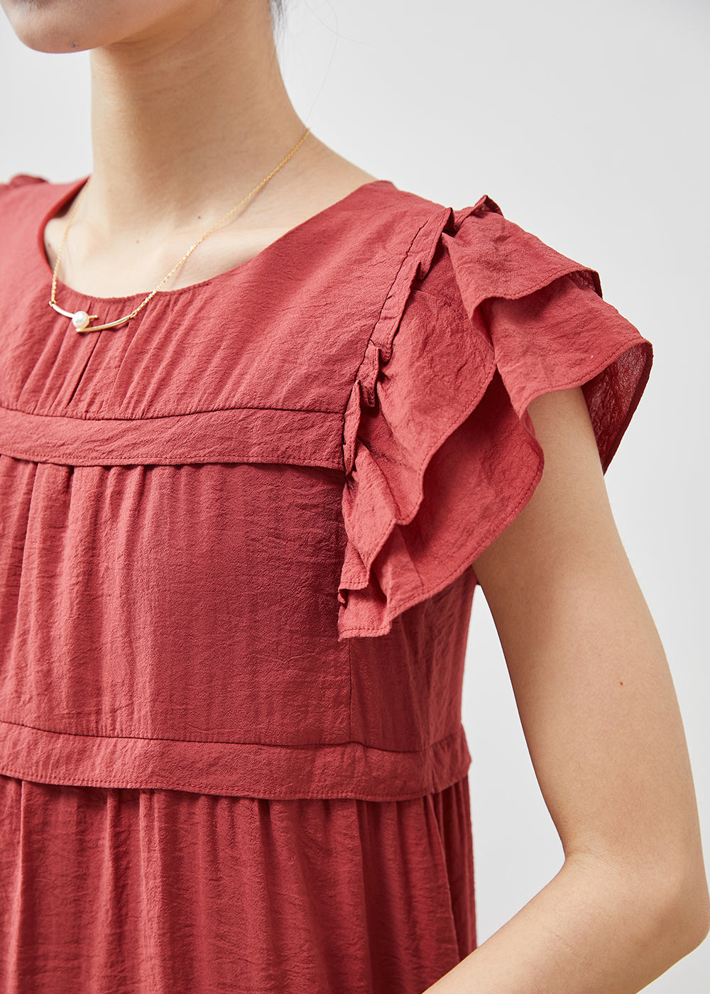 Effortlessly Elegant Dress with a Timeless Design
