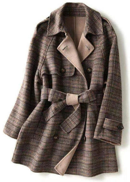 Effortlessly Elegant Coat with a Timeless Design