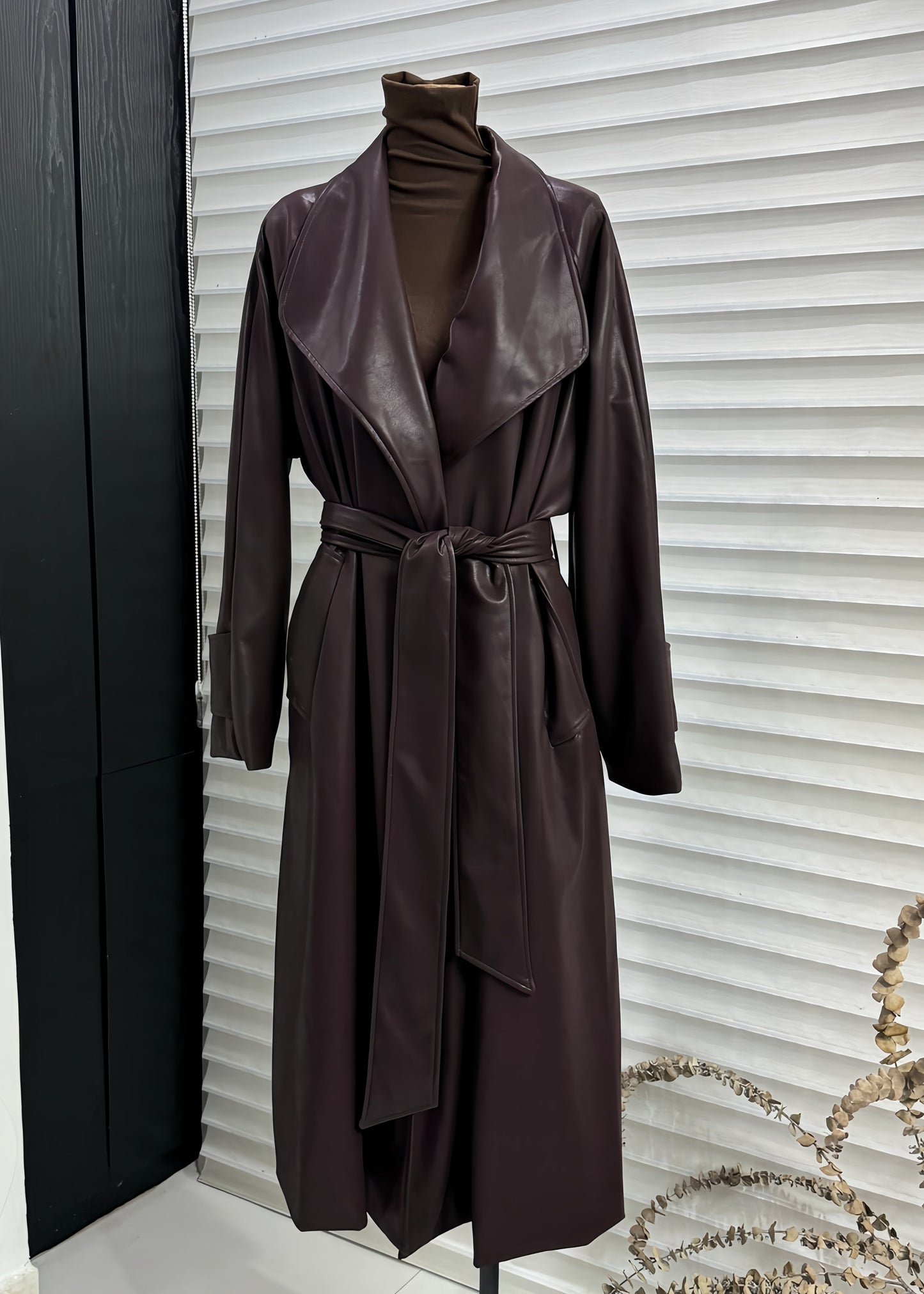 Effortlessly Elegant Coat with a Timeless Design