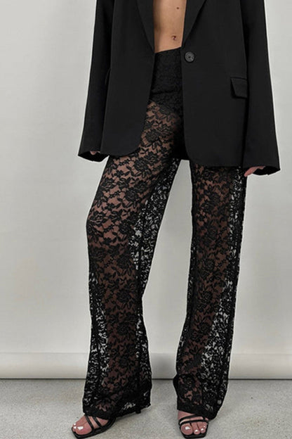 Well Tailored Pants with a Graceful Silhouette