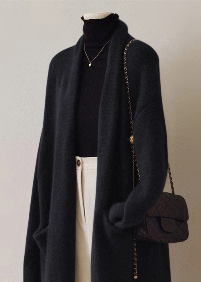 Well Tailored Cardigan with a Graceful Silhouette