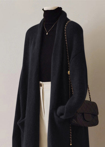 Well Tailored Cardigan with a Graceful Silhouette