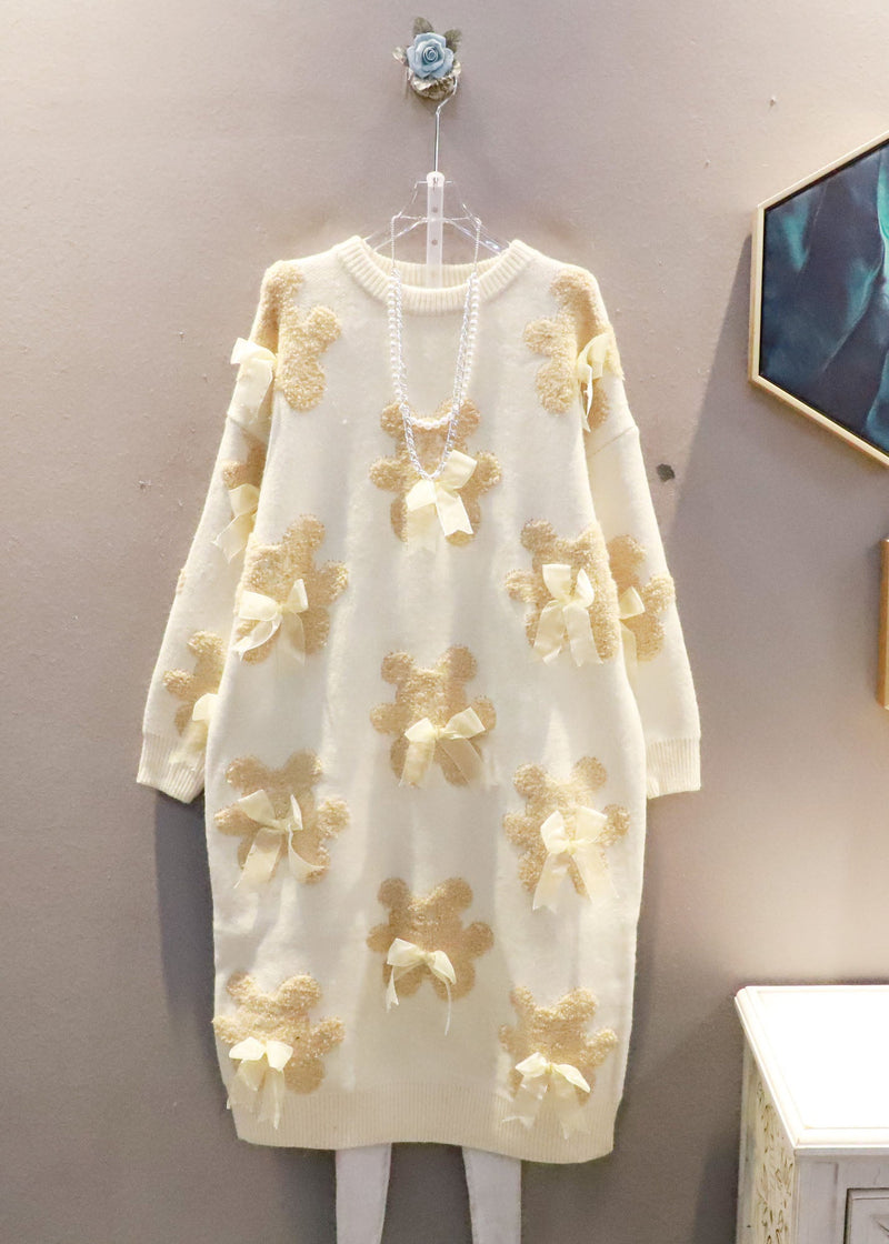 Classic Vintage Sweater with a Flattering Fit