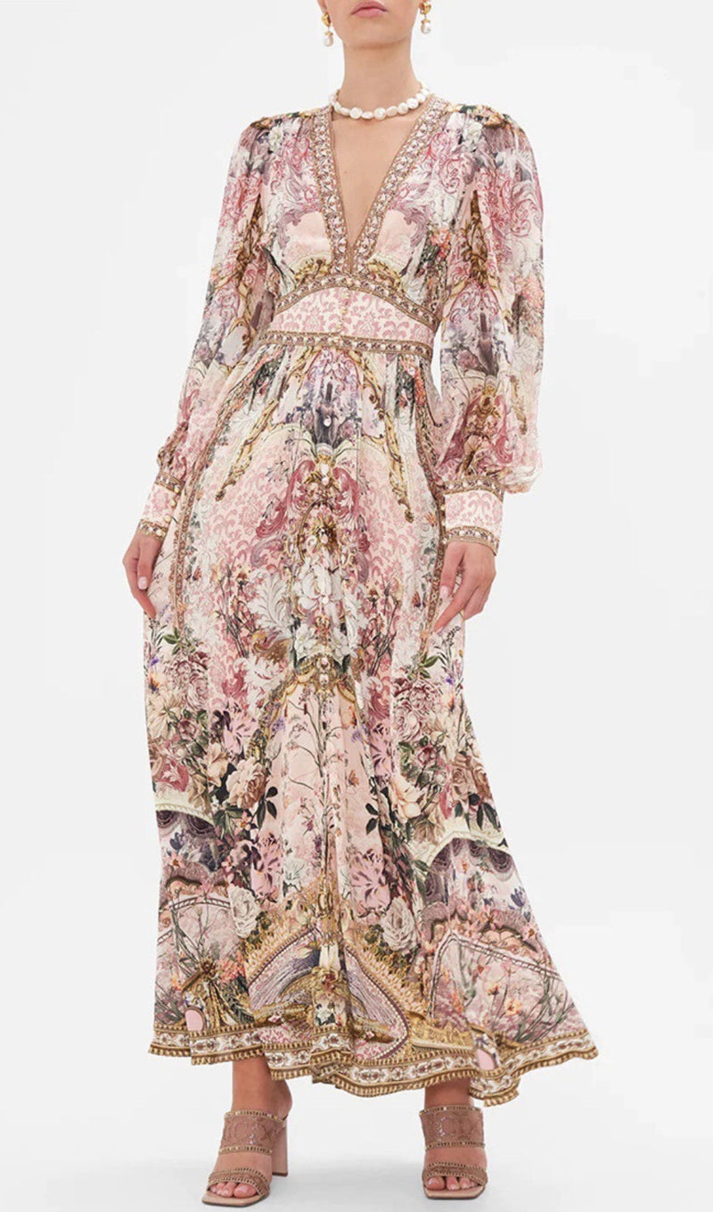 Well Tailored Dress with a Graceful Silhouette