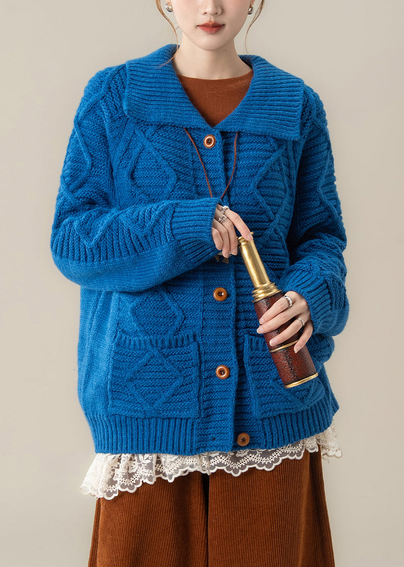 Beautifully Finished Coat in a Timeless Design