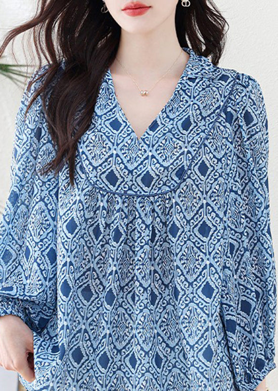 Sophisticated Blouse with a Clean Classic Look