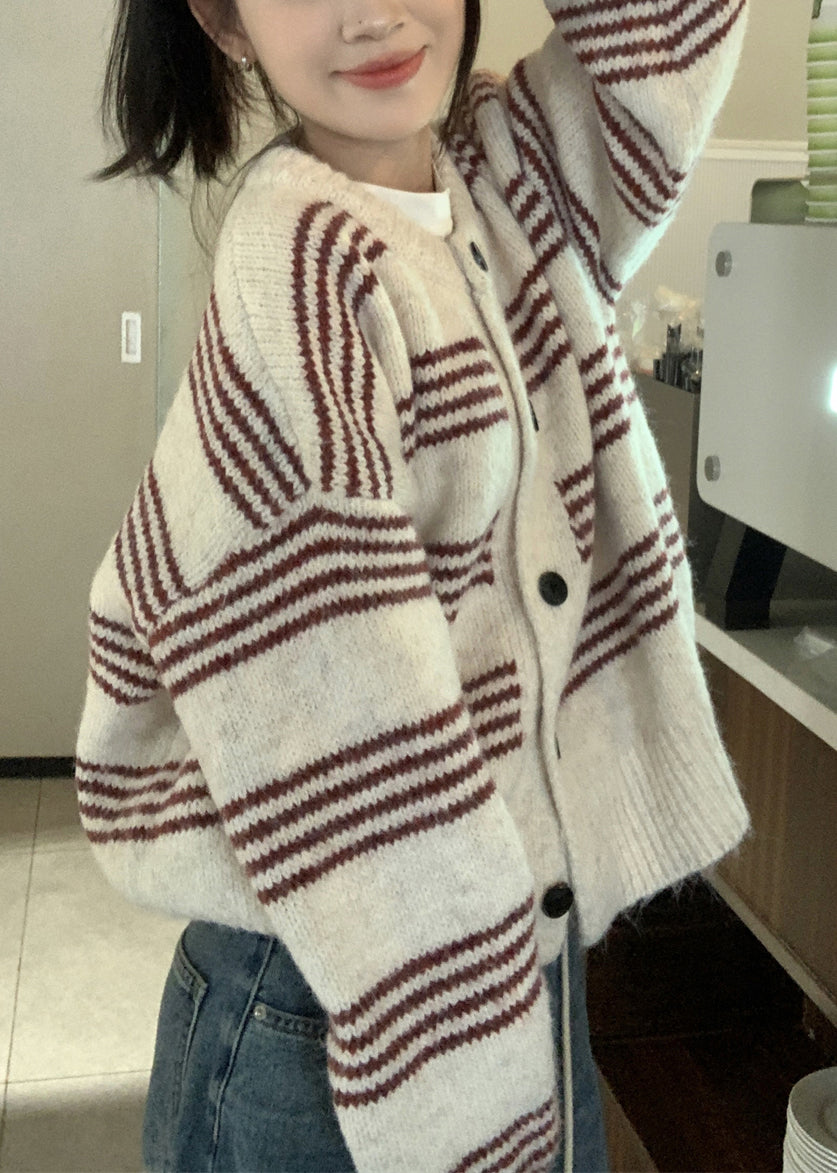 Elegantly Styled Cardigan for Everyday Wear
