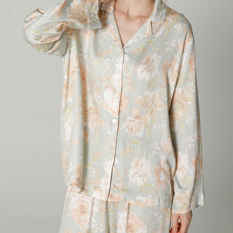 Elegantly Styled Cardigan for Everyday Wear