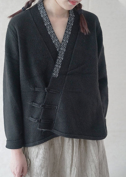 Effortlessly Elegant Sweater with a Timeless Design