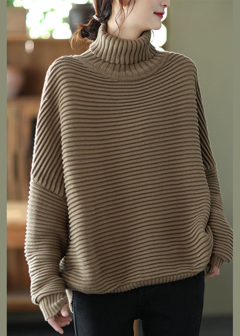 Classic Vintage Sweater with a Flattering Fit