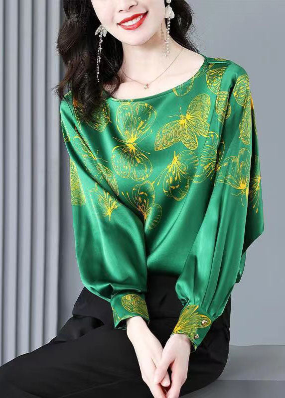 Sophisticated Blouse with a Clean Classic Look