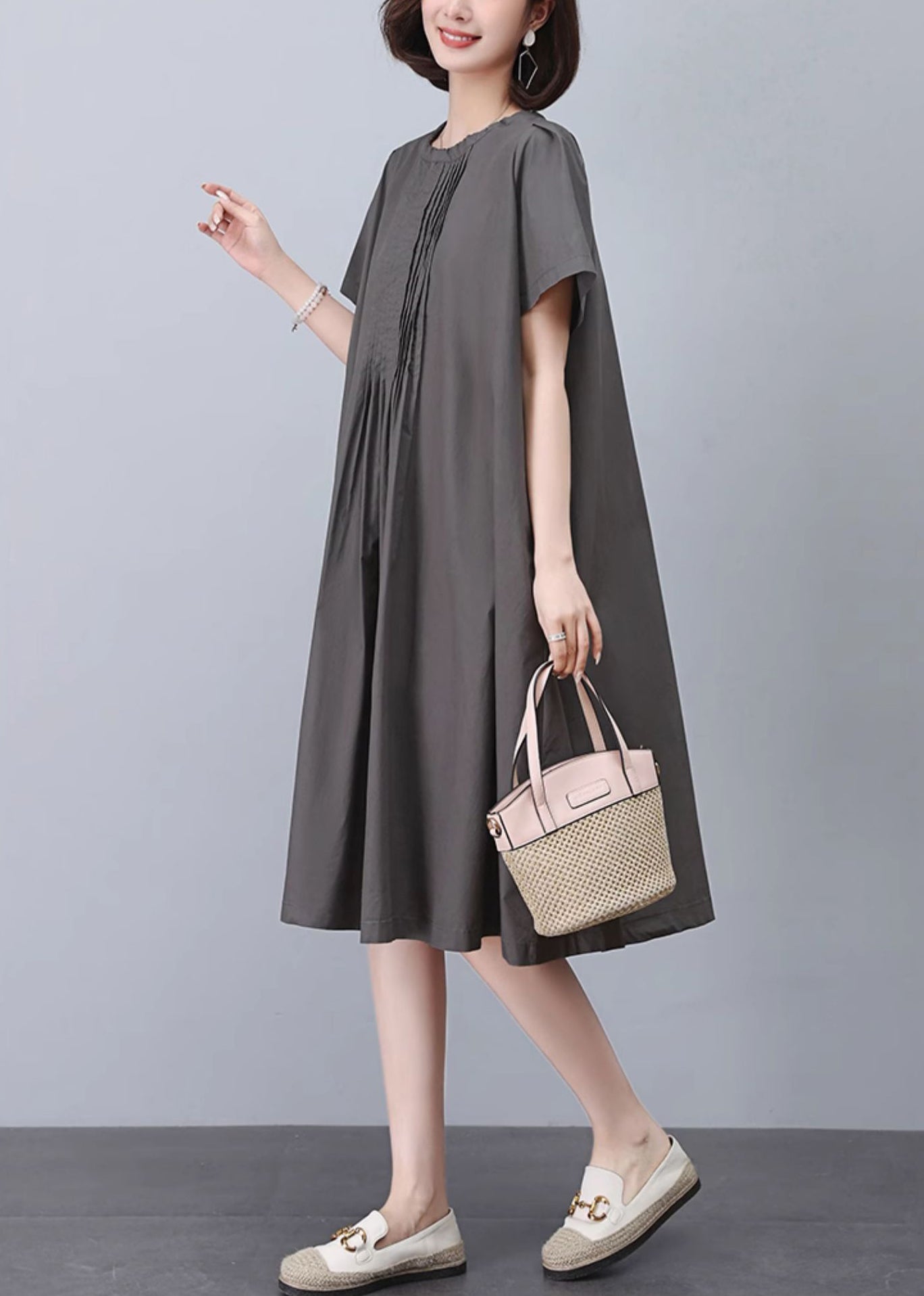 Classic Vintage Dress with a Flattering Fit