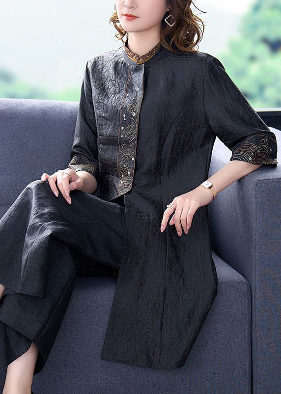Well Tailored Top with a Graceful Silhouette