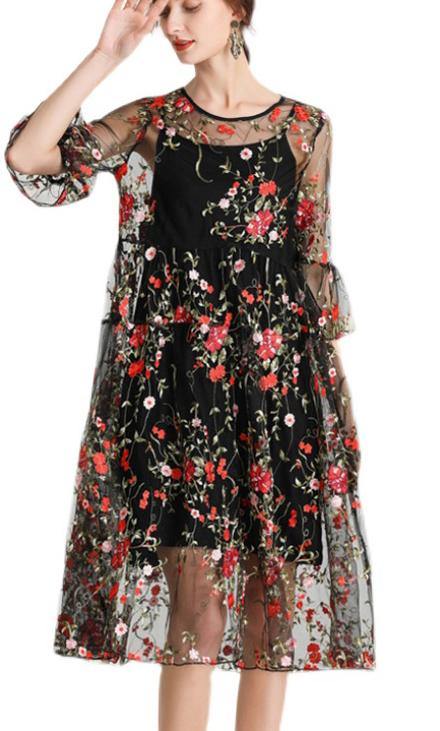 Effortlessly Elegant Dress with a Timeless Design