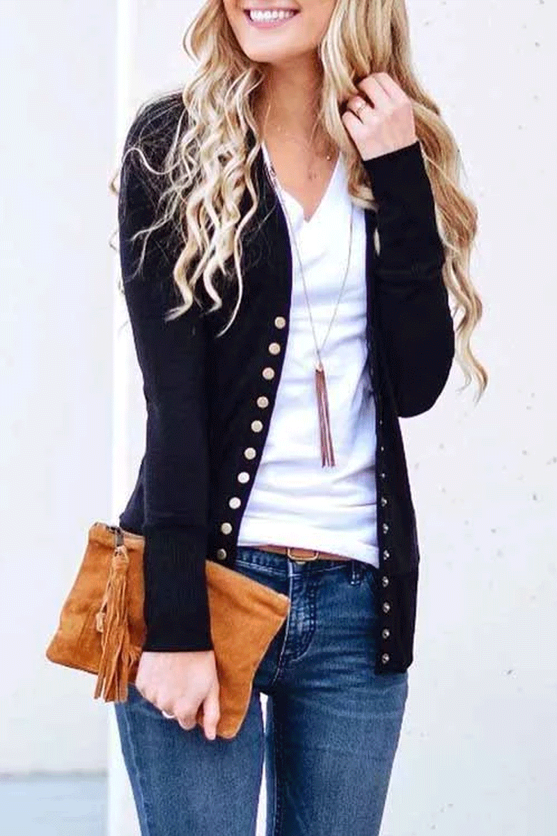 Well Tailored Cardigan with a Graceful Silhouette