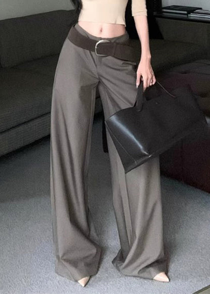 Effortlessly Elegant Pants with a Timeless Design