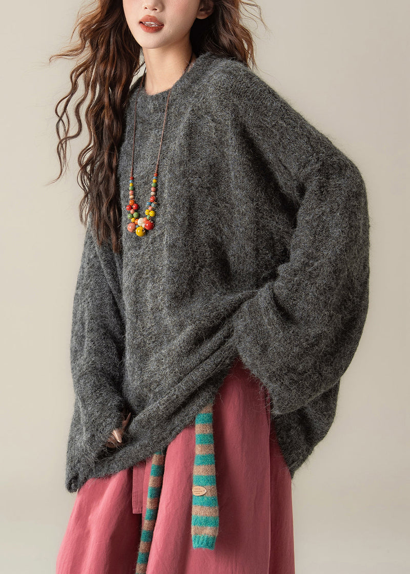Effortlessly Elegant Sweater with a Timeless Design