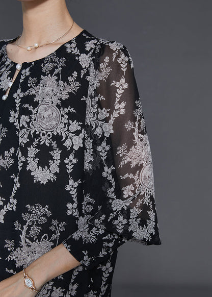 Well Tailored Top with a Graceful Silhouette