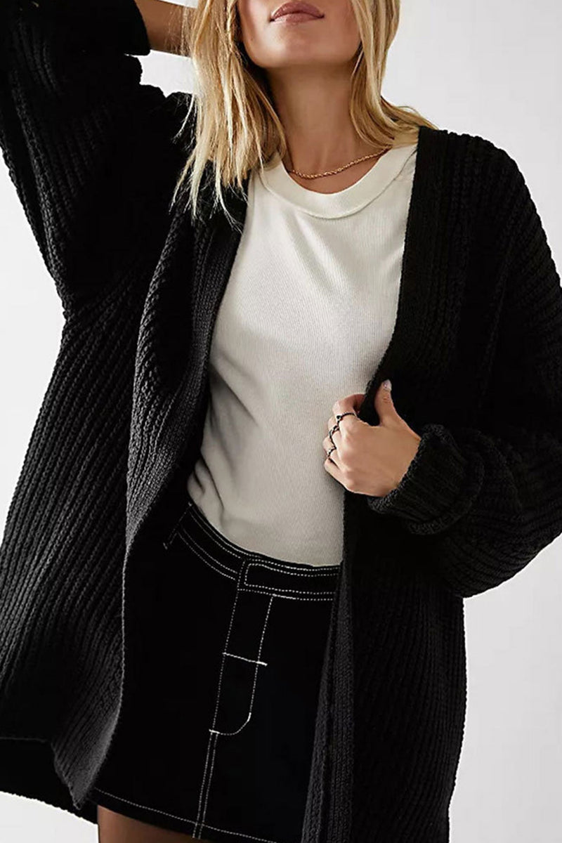Effortlessly Elegant Cardigan with a Timeless Design