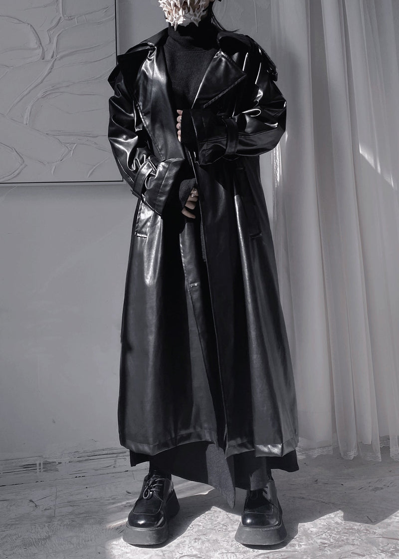 Well Tailored Coat with a Graceful Silhouette