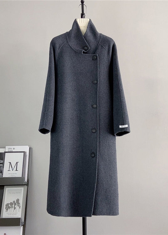 Well Tailored Coat with a Graceful Silhouette