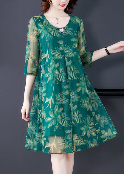 Well Tailored Dress with a Graceful Silhouette