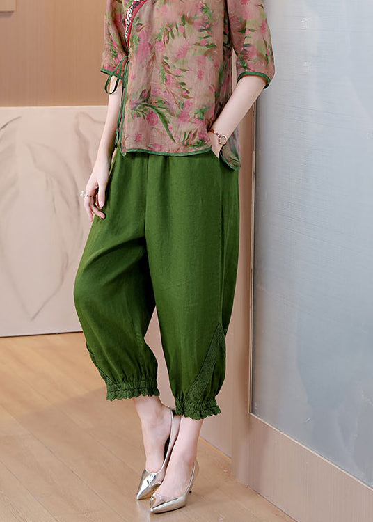 Effortlessly Elegant Pants with a Timeless Design
