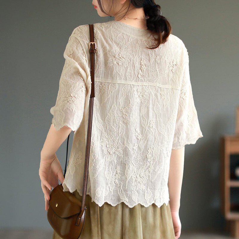 Effortlessly Elegant Blouse with a Timeless Design
