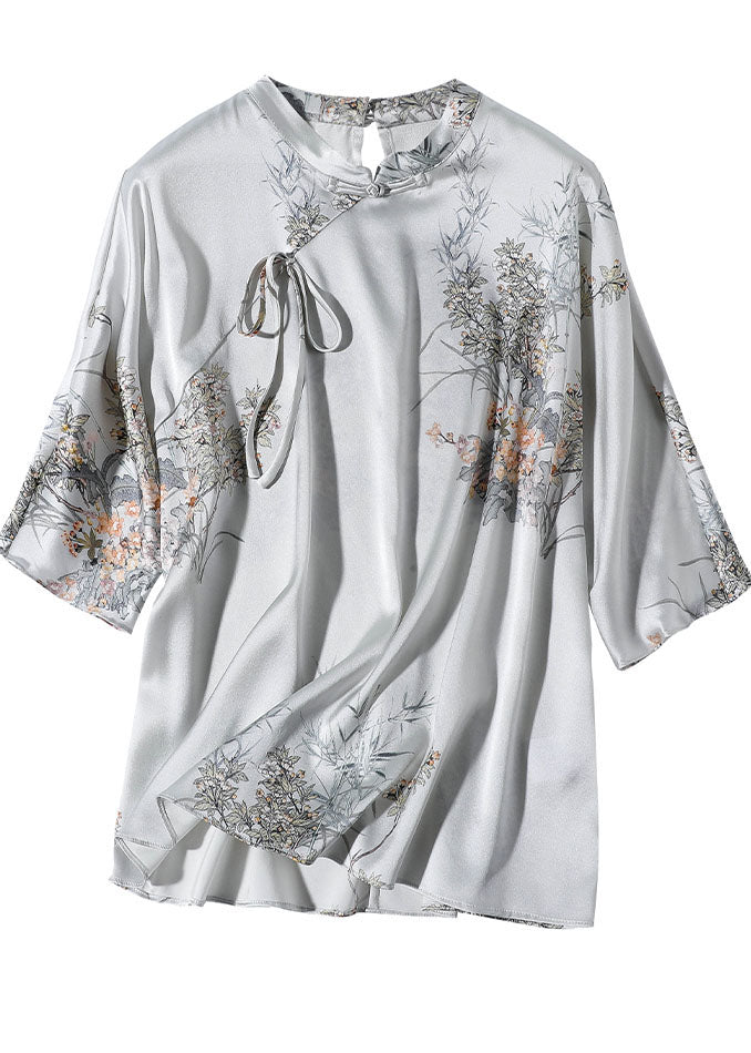Beautifully Crafted Blouse in a Classic Style