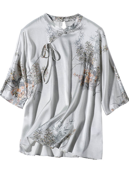 Beautifully Crafted Blouse in a Classic Style