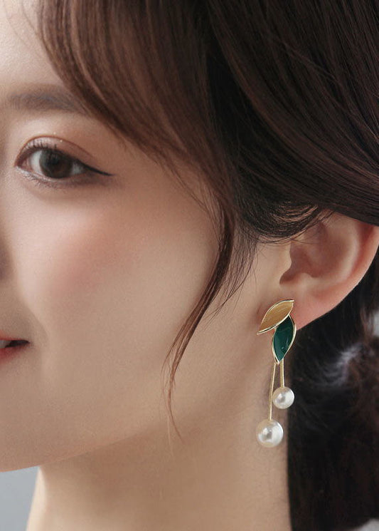 Beautiful Pearl Earring with Unique Style